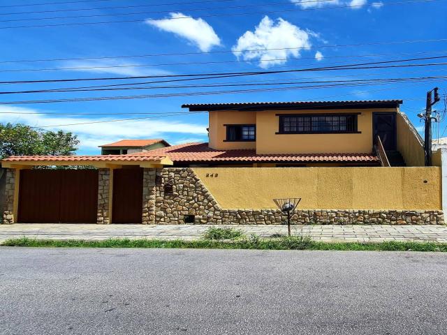 #25 - Casa para Venda em Campos dos Goytacazes - RJ